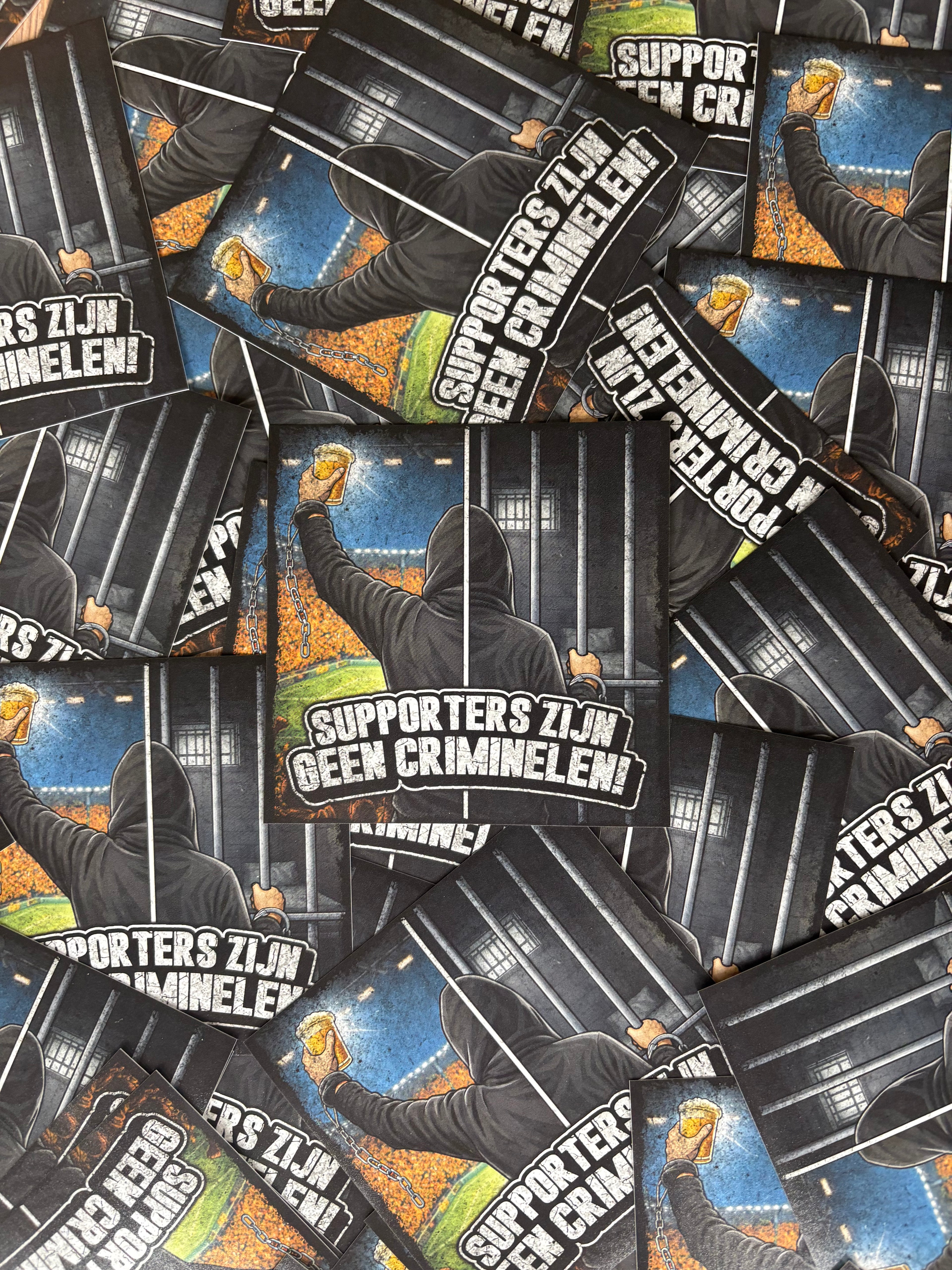 Supporters geen Criminelen stickers (10x10 CM)